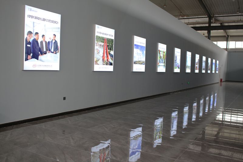 企業(yè)展廳長廊